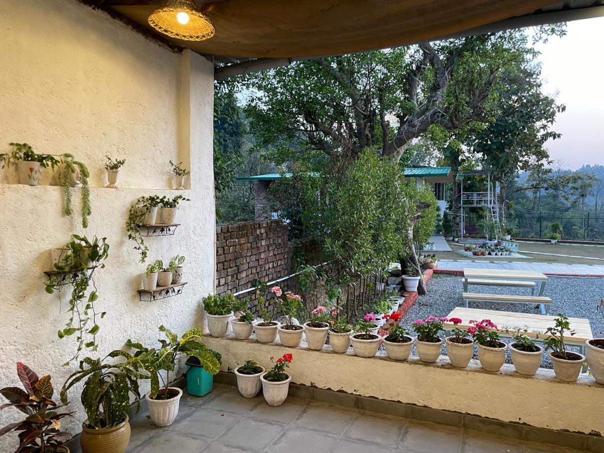 Saraiville- Luxury Riverside Cottages Dehradun Exterior foto