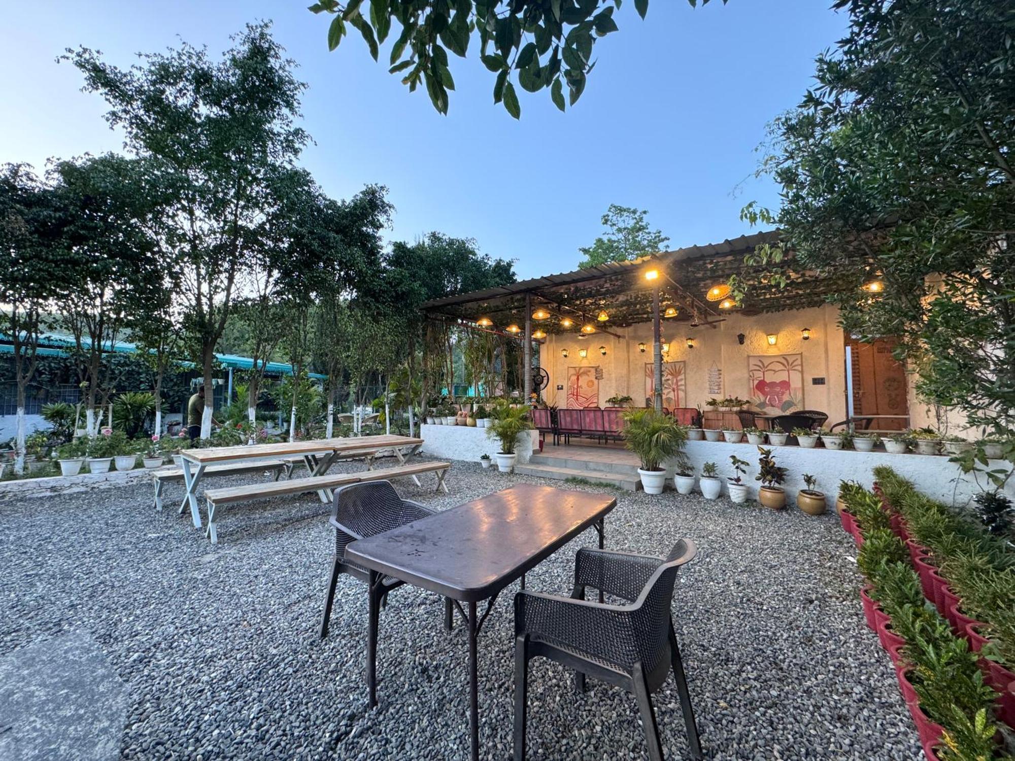 Saraiville- Luxury Riverside Cottages Dehradun Exterior foto