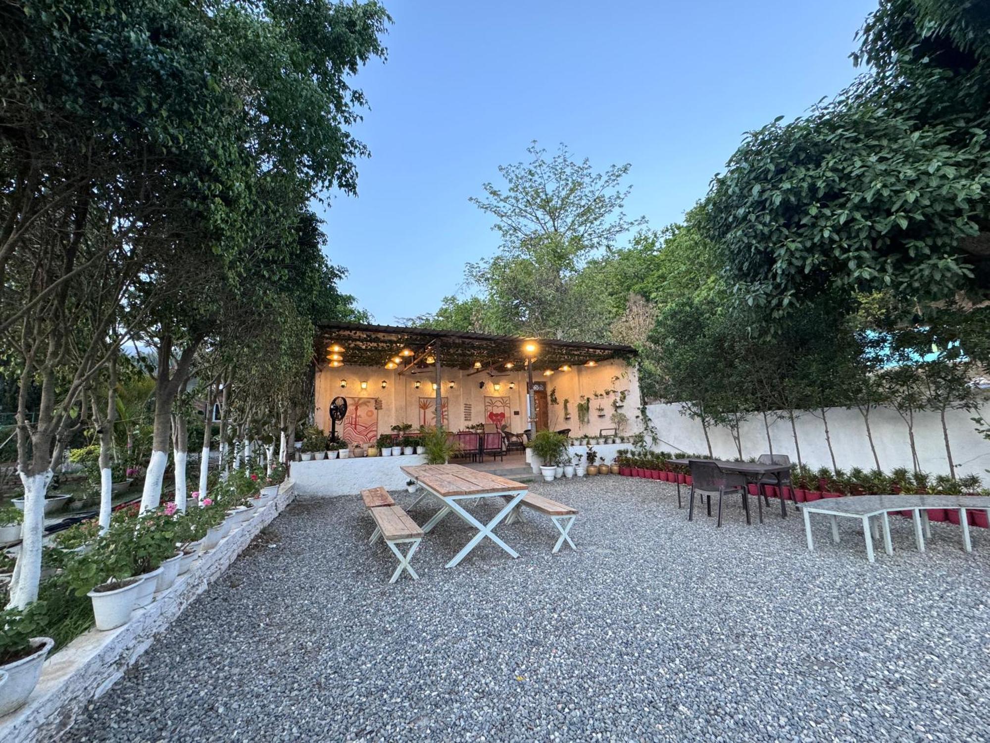Saraiville- Luxury Riverside Cottages Dehradun Exterior foto