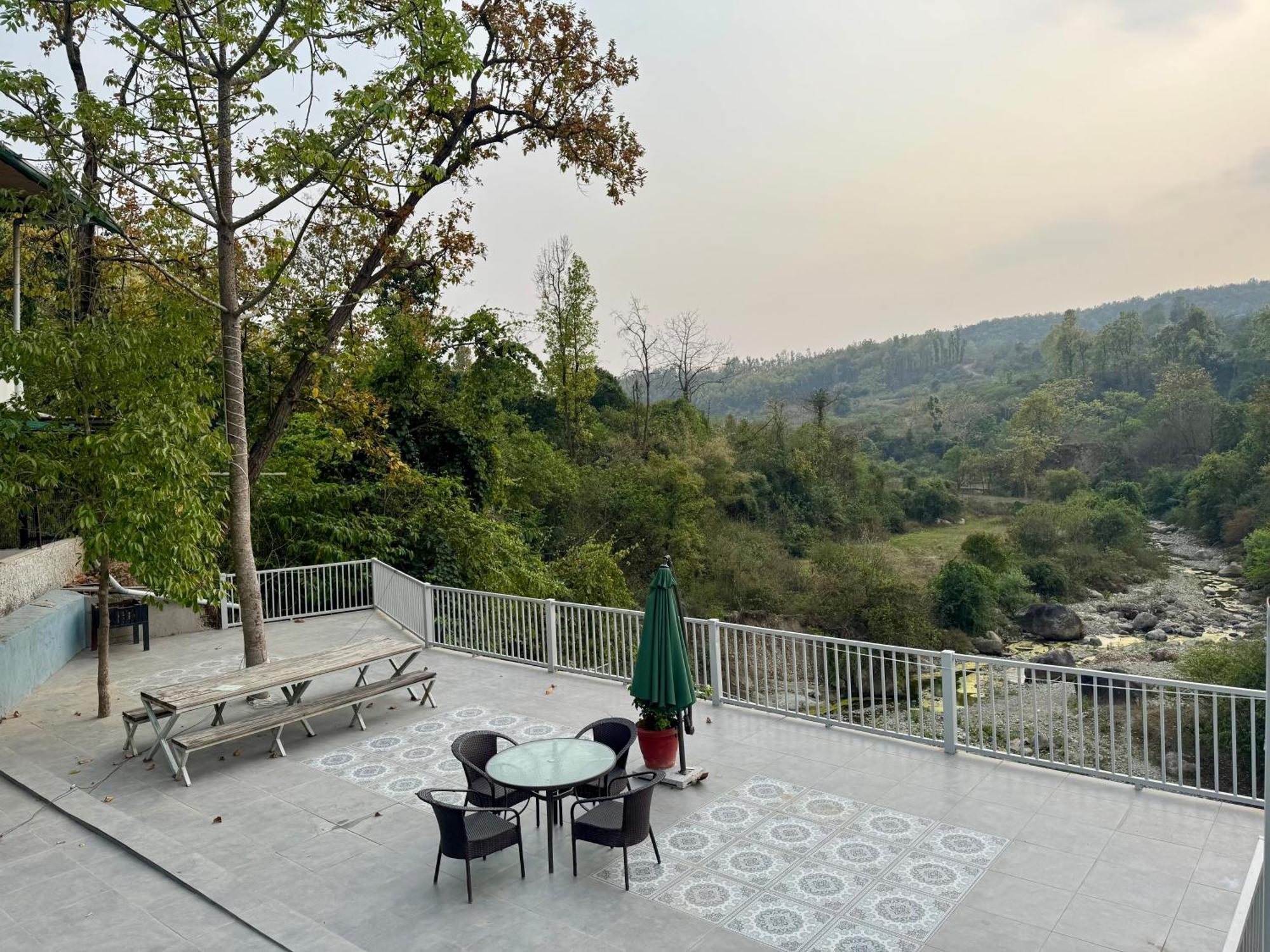 Saraiville- Luxury Riverside Cottages Dehradun Exterior foto
